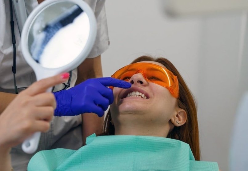 5 Οφέλη της Επαγγελματικής Λεύκανσης Δοντιών